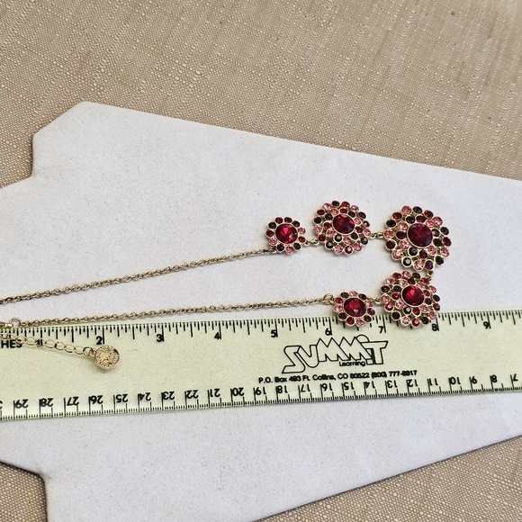 SET!  Liz Claiborne Jeweled Necklace and Dyed Shell Stretchy Bracelet Set - Picture 9 of 12